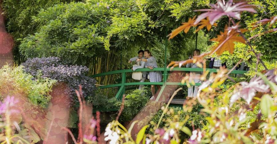 Paris: Giverny & Versailles Small Group or Private Tour - Should you book this Giverny and Versailles tour?
