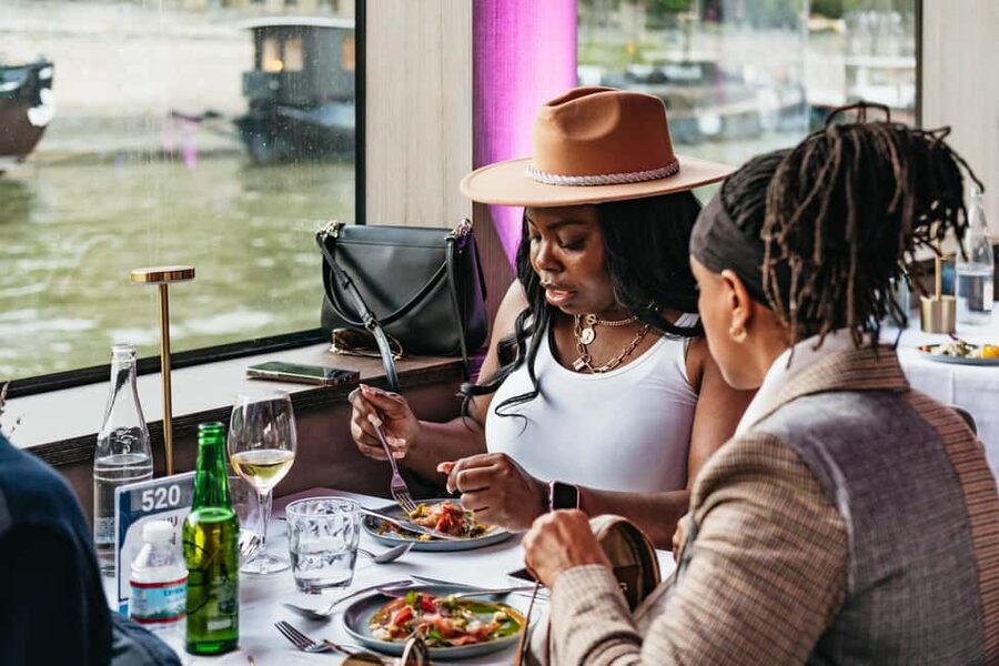 Paris: Gourmet Dinner Cruise on Seine River with Live Music - Price and value: where the $69 really goes
