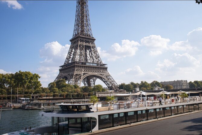 Paris Gourmet Dinner Seine River Cruise with Singer and DJ Set - Views, service, and the seat choices that matter
