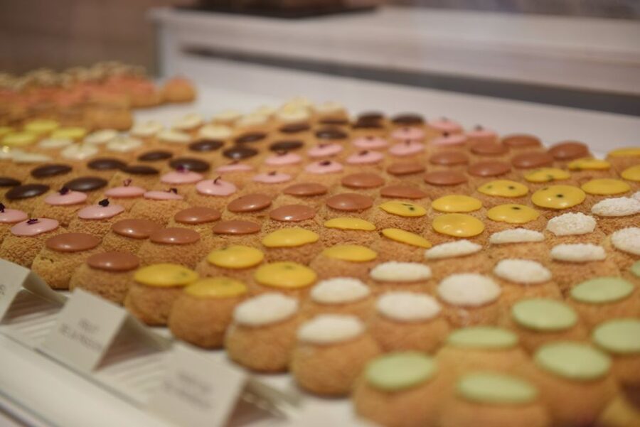 Paris Gourmet: Food Tour in South Montmartre - Chocolate first: a grands crus start that sets the tone