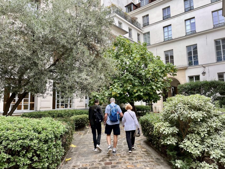Paris: Guided Champagne & Food Tour in St-Germain-des-Pres - 5 shop stops, 6 delicacies, and the pairing logic behind each bite