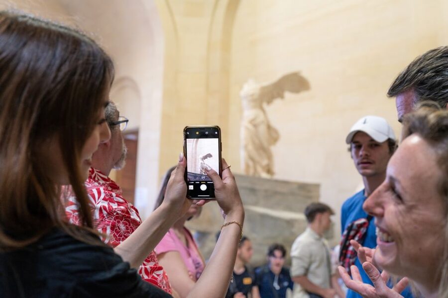 Paris: Guided Tour of the Must-Sees of the Louvre Museum - Entering the Louvre: Pre-Reserved Tickets and the Real Timing