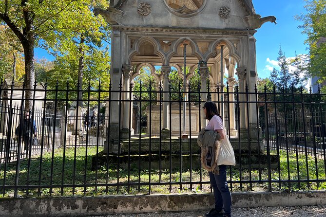 Paris: Haunted Père Lachaise Cemetery Guided Tour - Jim Morrison, Oscar Wilde, and Edith Piaf: The Stops Most People Want