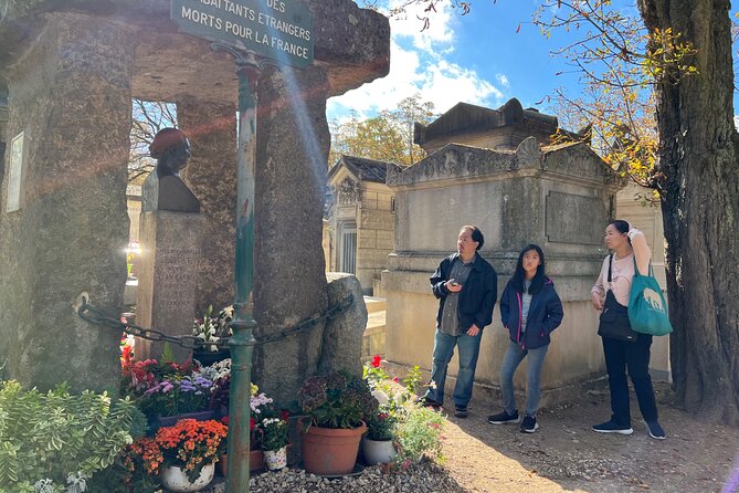 Paris: Haunted Père Lachaise Cemetery Guided Tour - Spiritism, Cults, and the Stories Behind the Fear