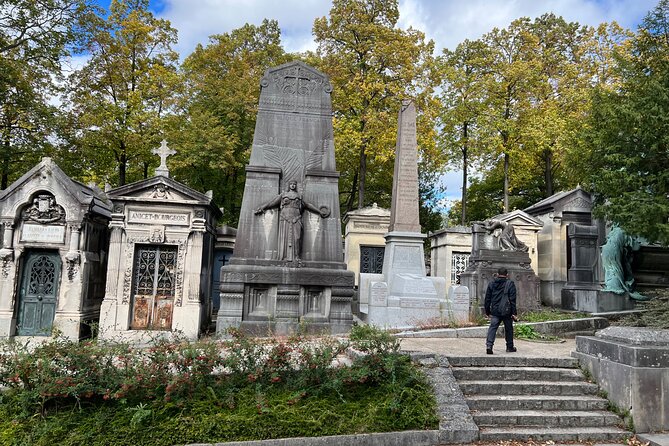 Paris: Haunted Père Lachaise Cemetery Guided Tour - Price and Value: Is $25 Worth It?