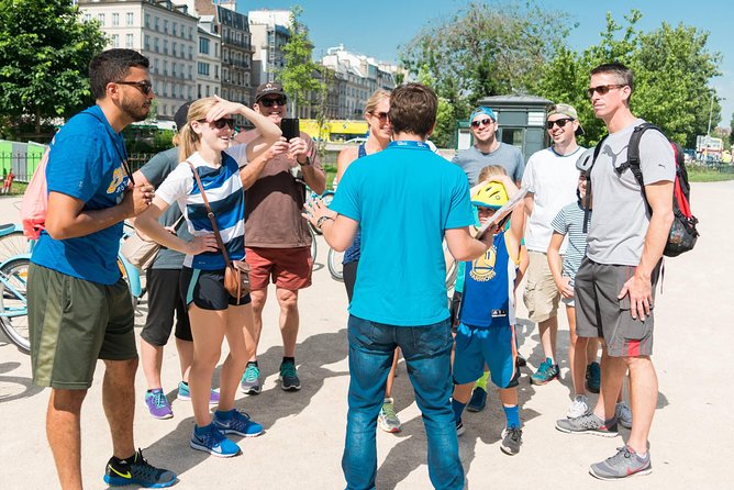 Paris Highlights Bike Tour: Eiffel Tower, Louvre and Notre-Dame - Starting at Saint-Michel: where your Paris bike day begins