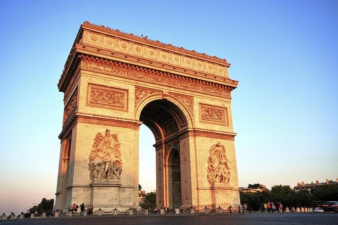 Paris Highlights Immersive Coach Tour - Stop 1 Near Port de la Bourdonnais, Starting by the Seine