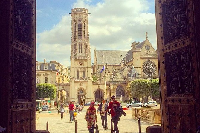 Paris Highlights Tour: The Best of the City Heart in 3 Hours - A 3-hour heart-of-Paris walk, with real plots behind the landmarks