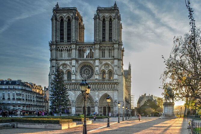 Paris - Historic City Center Walking Tour - Walking Paris from Île de la Cité to the Tuileries