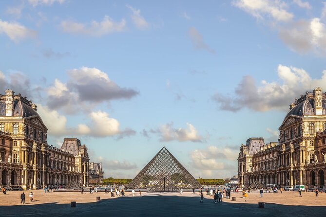 Paris History Walk: Medieval Marais, Notre Dame Islands & Stories - Start in the Marais, where medieval Paris is still visible