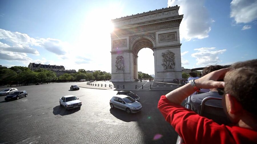 Paris: Hop-on Hop-off Bus Tour & Seine Cruise Bundle Tour - Walking tours in the app: how to use them without getting trapped