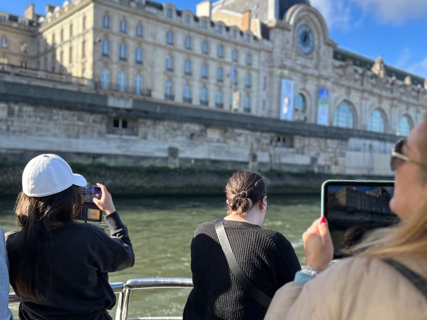 Paris: Hop-On Hop-Off Seine Cruise Pass with 9 Stops - Jardin des Plantes and the Cité de la Mode: a breather between icons