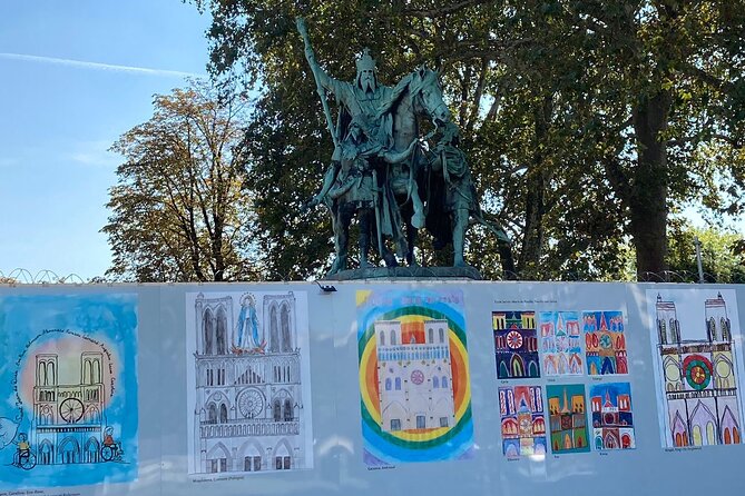 Paris: Île de la Cité and Notre-Dame Walking Tour With Crypt - Sainte-Chapelle and Notre-Dame façades: how to spot meaning fast