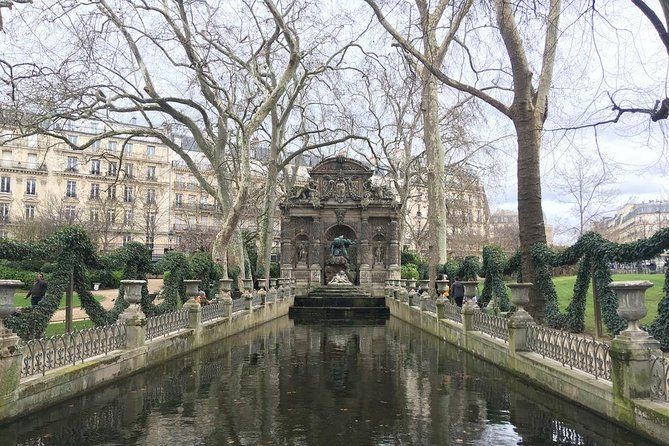 Paris Ile-de-la-Cité Walking Tour: Max 6 People Group or Private - Key highlights at a glance