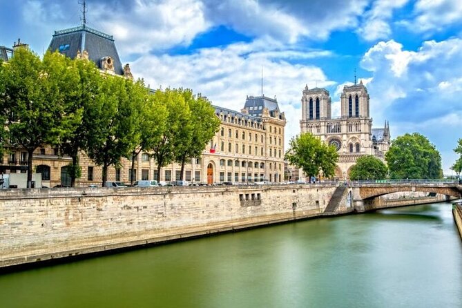 Paris Ile-de-la-Cité Walking Tour: Max 6 People Group or Private - Ending at Pont Marie and stepping into the Marais