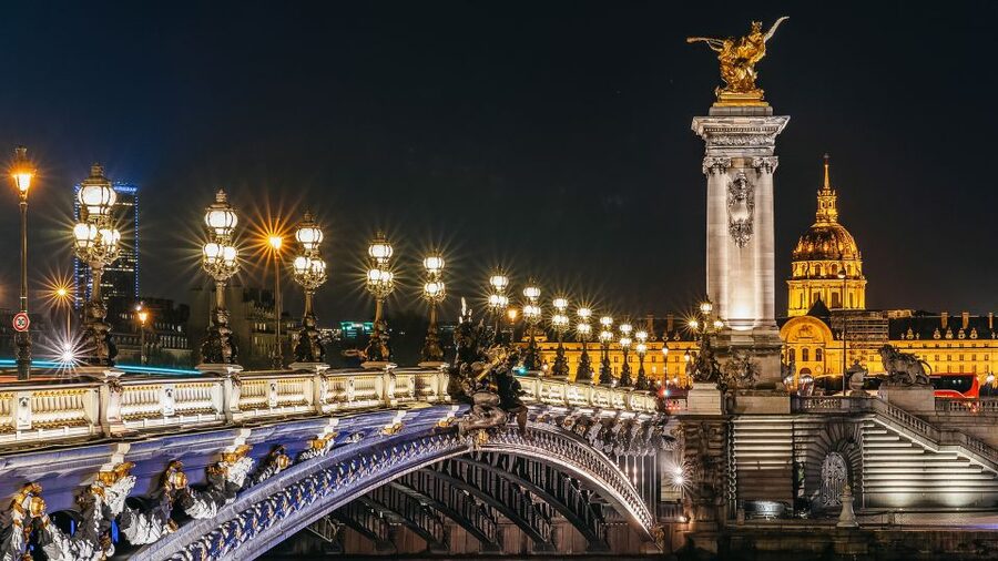 Paris: Illuminated Evening River Cruise & Waffle Tasting - Where You Go: Bateaux Parisiens at Port de la Bourdonnais (Pontoon 03)