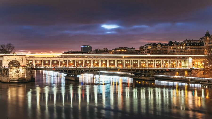 Paris: Illuminated Evening River Cruise & Waffle Tasting - Past the Louvre and Grand Palais: Night Paris at Full Volume