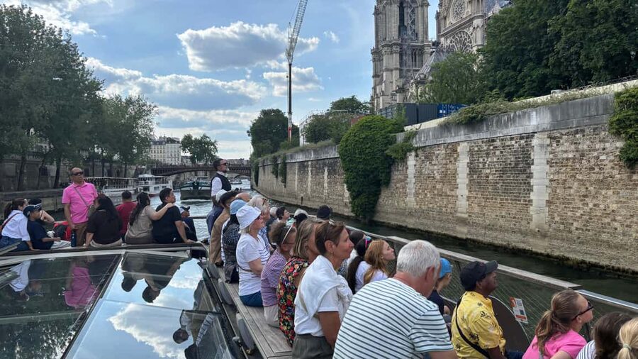 Paris: Illuminations River Cruise with Audio Commentary - Why this 1-hour Seine cruise is a smart Paris plan