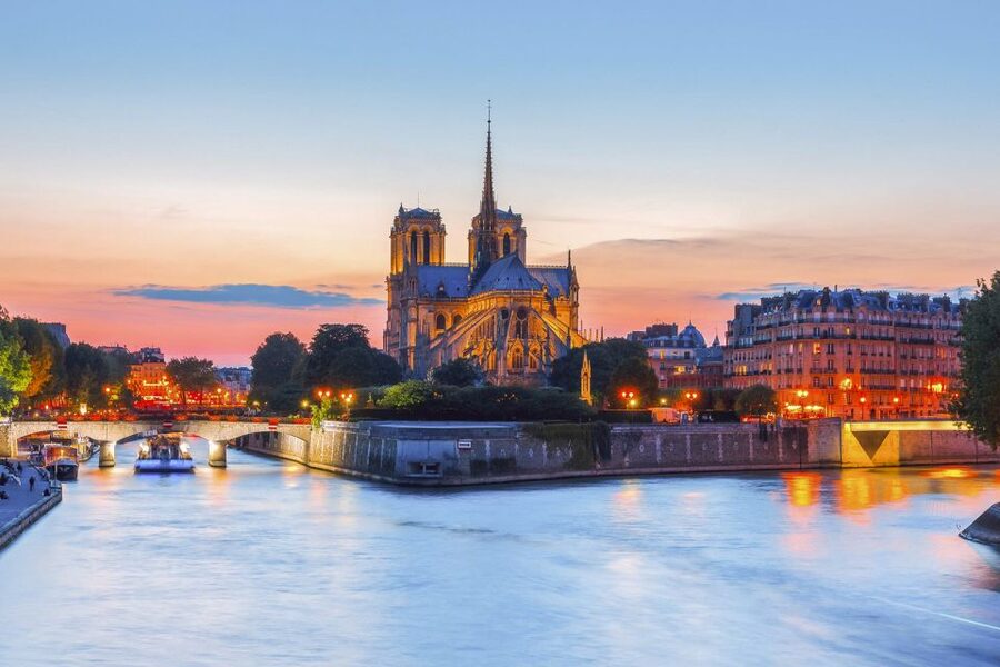 Paris: Illuminations River Cruise with Audio Commentary - The route along the Seine: what you see at each stop