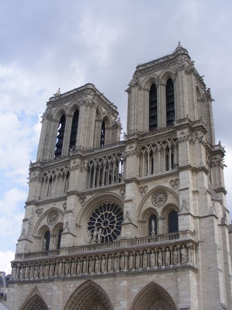 Paris Jewish History 2-Hour Private Guided Walking Tour - Starting at Shakespeare and Company, then stepping into the Marais