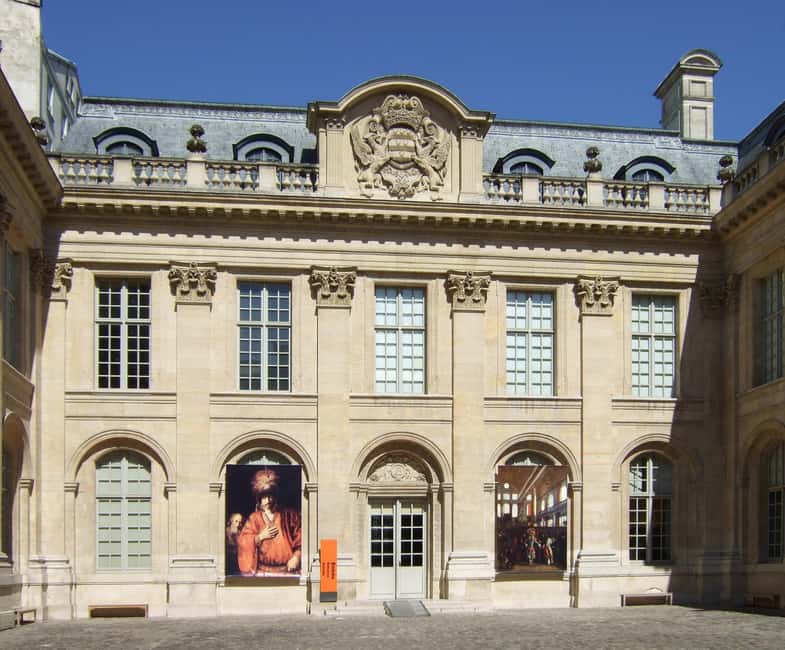 Paris: Jewish Marais District Walking Tour - Shoah Memorial and the Martyrs of the Deportation: where the tour slows down