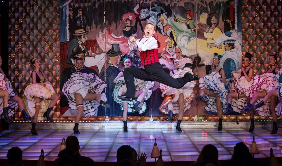 Paris: La Nouvelle Eve Cabaret Show with Champagne - Comedy and choreography: why the pace feels so good