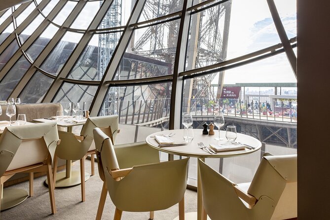 Paris Late Lunch at Eiffel Tower's Madame Brasserie Restaurant - Pacing and service: where the positive experiences really come from
