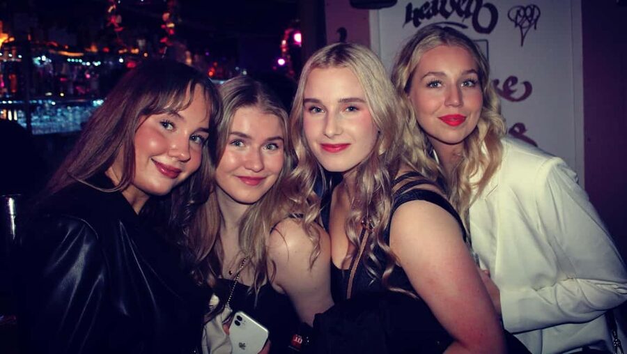 Paris: Latin Quarter Guided Pub Crawl to Bars and Clubs - Guide Quality: What You Should Expect from the Party Team