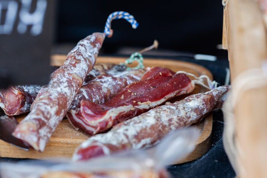 Paris: Latin Quarter Traditional Food Tour with Full Meal - Starting at Censier-Daubenton, then Rue Mouffetard to Notre-Dame