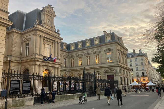 Paris Le Marais District Guided Walking Tour with Tastings - Key highlights worth clocking