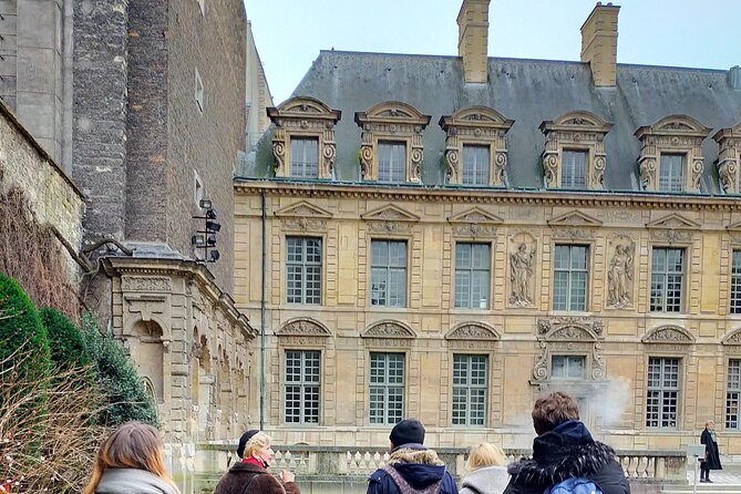 Paris Le Marais Hidden Gems Small Group Tour with Cruise Option - Hôtel de Lamoignon and the Bibliothèque Historique