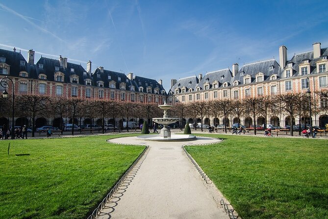 Paris Le Marais Hidden Gems Small Group Tour with Cruise Option - Musée Carnavalet, Paris Through the City’s Own Lens
