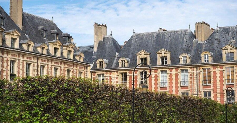 Paris: Le Marais Highlights Guided Small Group Walking Tour - Le Marais, explained like you can actually use it