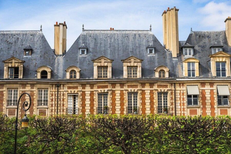 Paris: Le Marais Highlights Guided Small Group Walking Tour - Place des Vosges: where the tour sets the tone