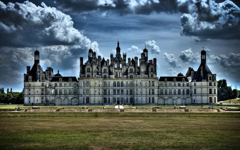 Paris: Loire Valley Castles Tour with Wine Tasting - Chambord’s 440 Rooms, Double-Helix Staircase, and Royal Hunting Theater
