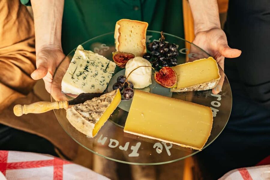 Paris: Loire Valley Chambord Castle, Wine Tasting & Lunch - Lunch With Wine Pairing: What a Full Meal Adds to the Day
