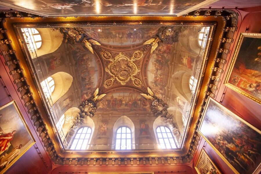 Paris Louvre: 2-Hour Private Tour for Groups or Families - Value: Is $731 Worth It for a Family or Small Group?
