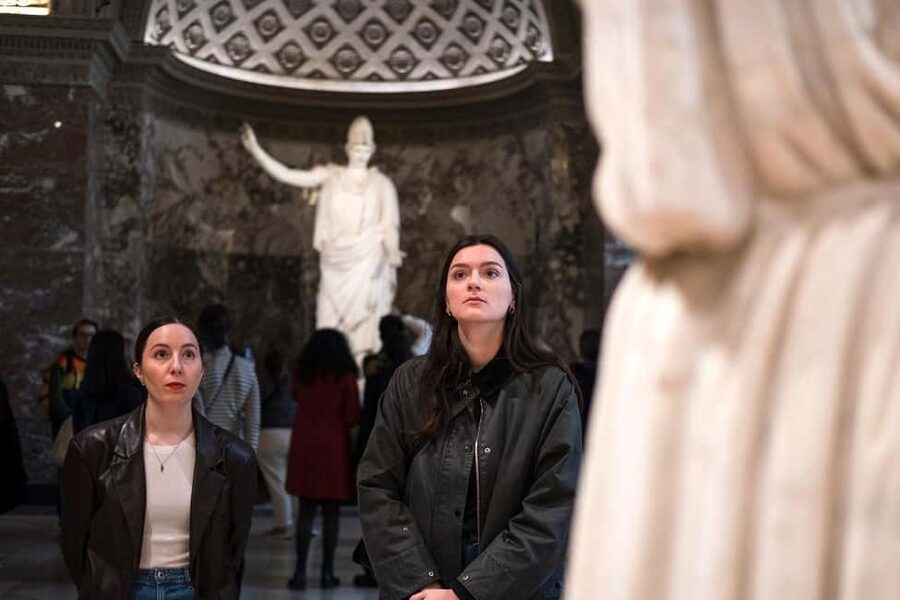 Paris: Louvre Masterpieces Tour with Pre-Reserved Tickets - Price and value: $152 per person, what you are paying for