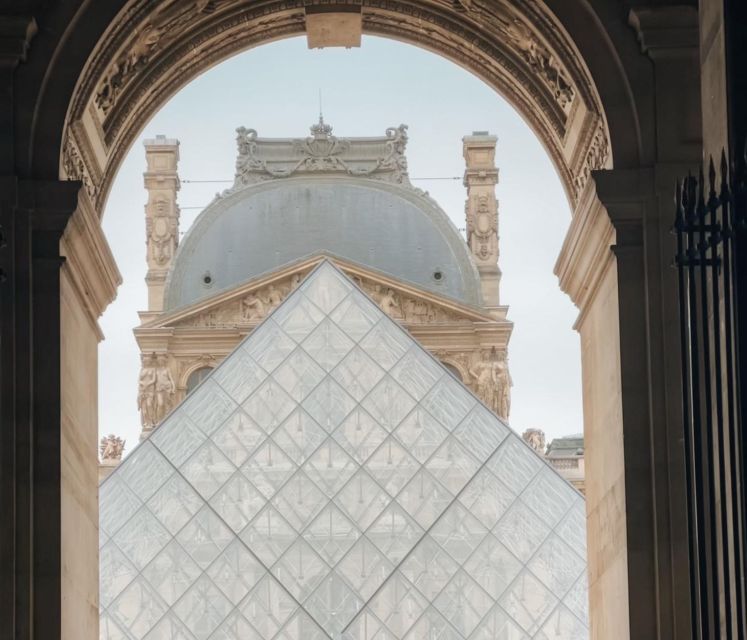 Paris: Louvre Mona Lisa Discovery Guided Tour with Ticket - Inside the Museum: Photo Stop and a Guided Walk That Keeps You Moving