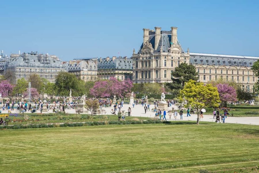 Paris: Louvre Museum Access with Host and Hop-On Hop-Off Bus - 2 hours in the Louvre: how to make it feel worth it