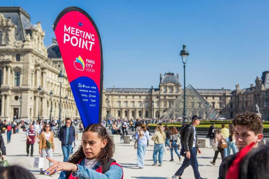 Paris: Louvre Museum Access with Host and Hop-On Hop-Off Bus - Who this Louvre and bus combo fits best