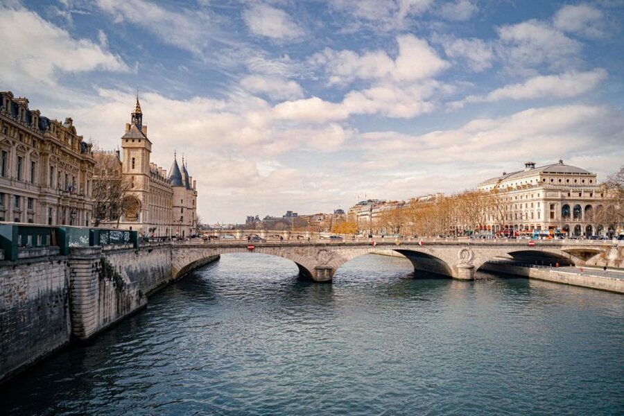 Paris: Louvre Museum Entry Ticket With Host and River Cruise - Seine River cruise: 1 hour of landmark views with onboard audio