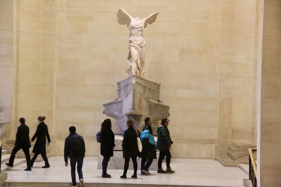 Paris: Louvre Museum Highlights and Mona Lisa Tour - Tips to make your 1 to 2 hours feel longer
