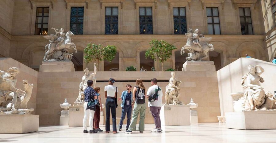 Paris: Louvre Museum Highlights and Mona Lisa Tour - Meeting at Arc du Carrousel, then stepping into the Louvre’s layers