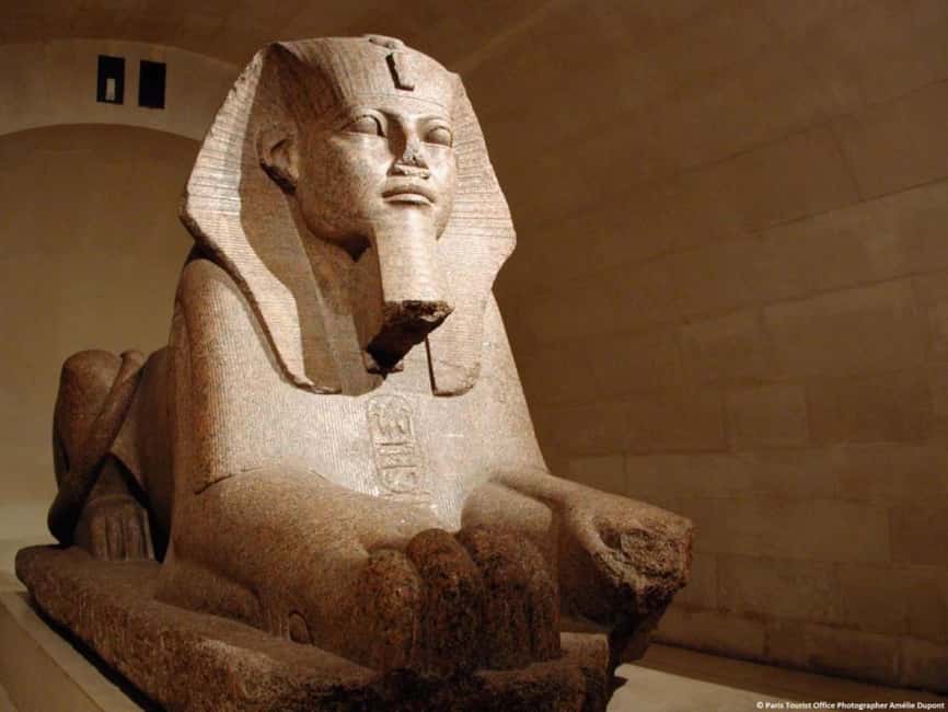 Paris: Louvre Museum Hosted Entry & Masterpieces Audio Guide - The app details you should test before you enter