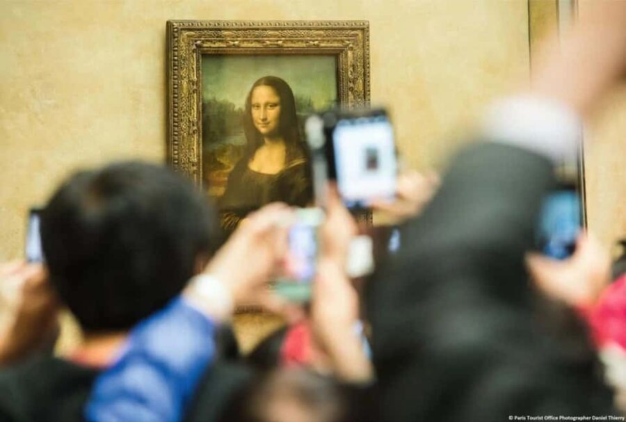 Paris: Louvre Museum Hosted Entry & Masterpieces Audio Guide - Who should book this Louvre experience