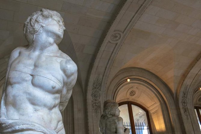 Paris Louvre Museum Must-Sees Guided Tour - Walking realities: what to wear and how to plan your day