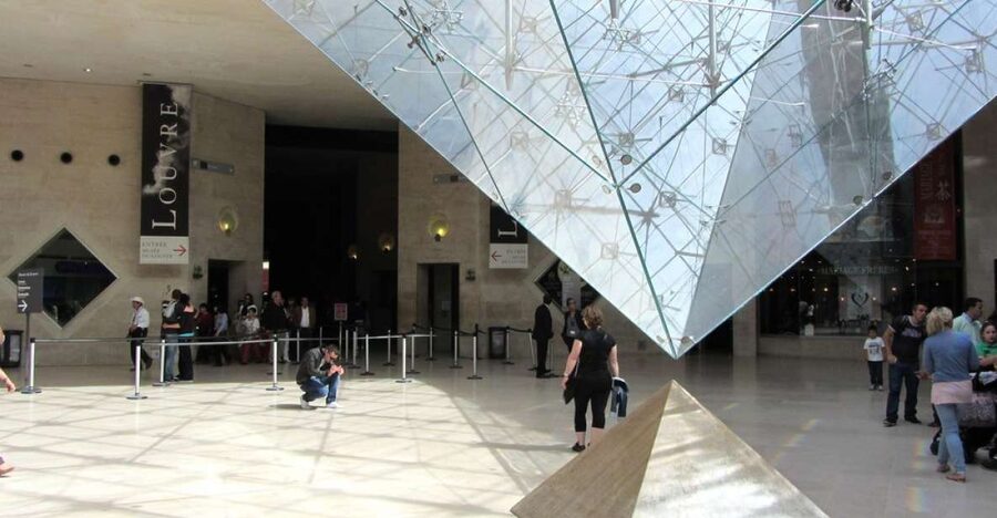 Paris: Louvre Museum Skip-The-Line Tour - A Louvre Tour Built Around One Story, Not 100 Rooms