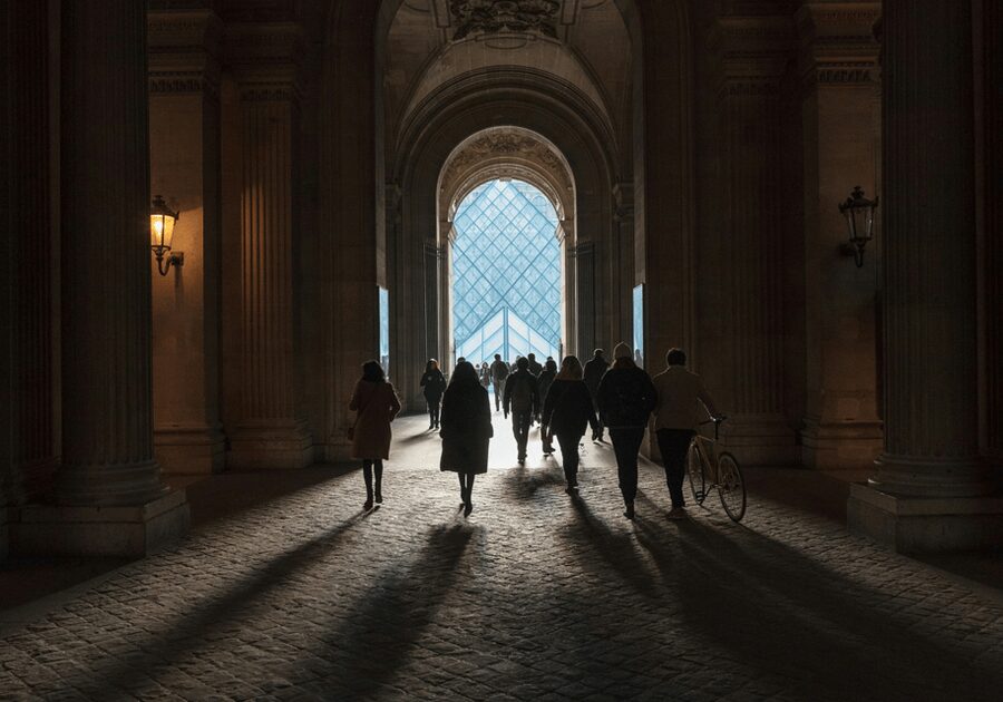 Paris: Louvre Museum Ticket & Exclusive Immersive AudioGuide - Timing and Crowds at the Pyramid Entrance