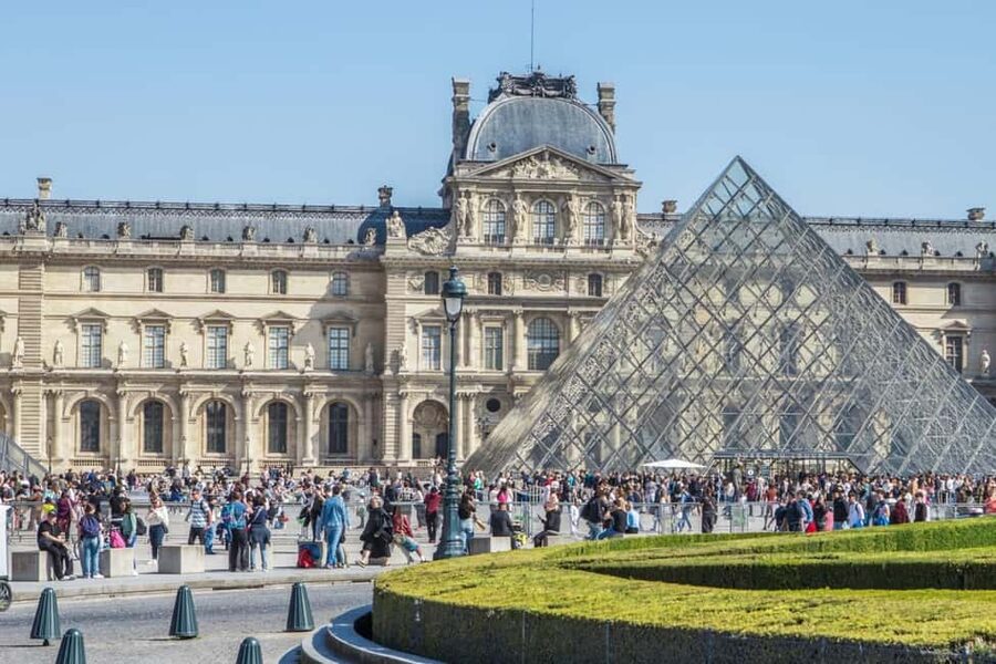 Paris: Louvre Overview, Exploration tour and Reserved Entry - Audio guide time: how to slow down after the sprint